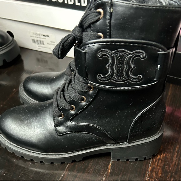 2025 Trendy Logo Combat Moto Boot - Picture 1 of 5